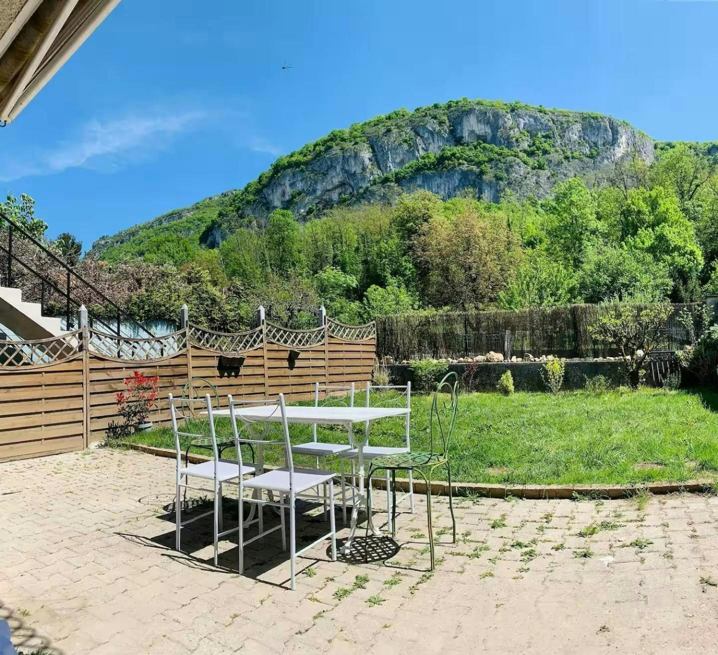 Le Coccoon Ain Διαμέρισμα Virignin Εξωτερικό φωτογραφία